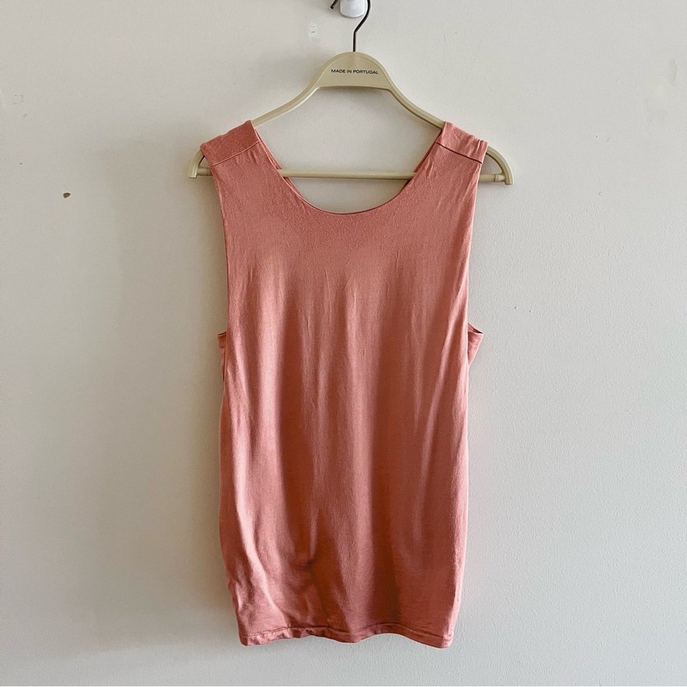 Blush coloured banana republic cutout sleeveless top blouse